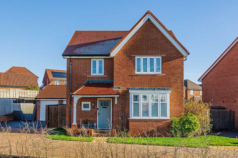 4 bedroom detached house for sale, Nicholas Walk, Rayleigh, SS6