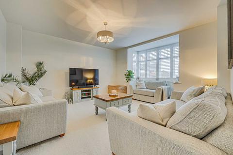 4 bedroom detached house for sale, Nicholas Walk, Rayleigh, SS6