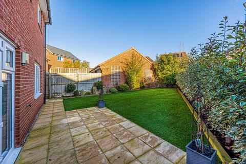 4 bedroom detached house for sale, Nicholas Walk, Rayleigh, SS6