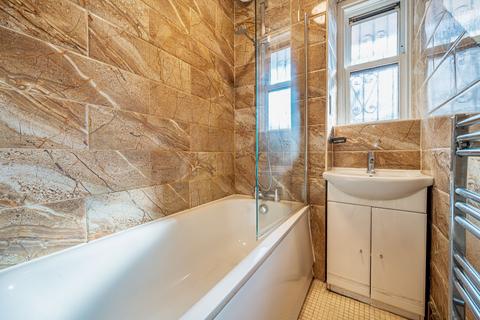 3 bedroom flat for sale, Lockwood House, Kennington Oval, SE11