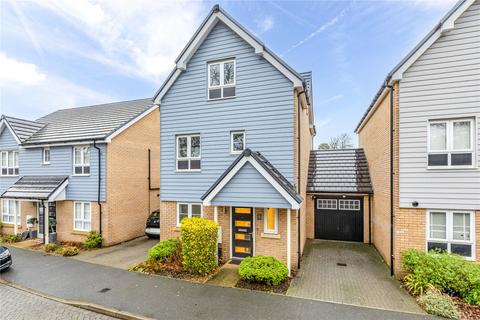 4 bedroom link detached house for sale, Kennett Lane, Surrey KT16