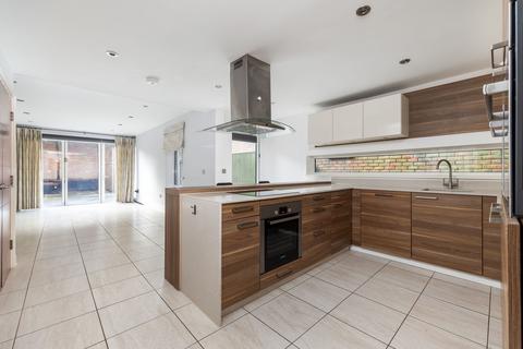 undefined, Queens Road, Winchester, SO22