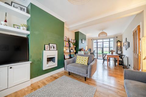 3 bedroom semi-detached house for sale, Dumbreck Road, London