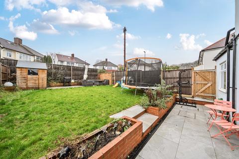 3 bedroom semi-detached house for sale, Dumbreck Road, London