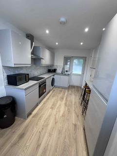 5 bedroom semi-detached house to rent, The Avenues, Norwich, NR4