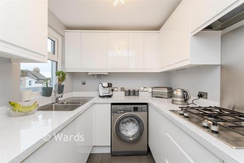 2 bedroom end of terrace house for sale, Glencoe Road, Chatham, Kent