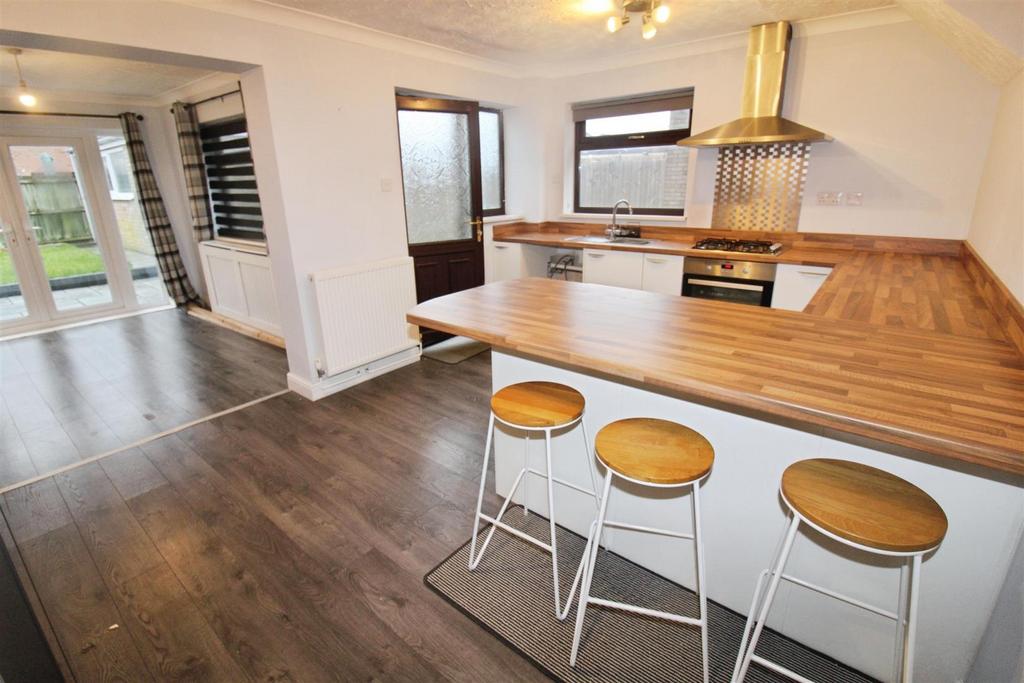 Fitted Kitchen / Diner