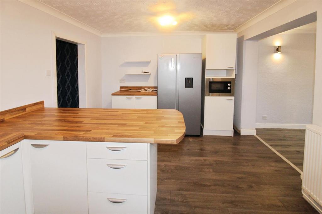 Fitted Kitchen / Diner