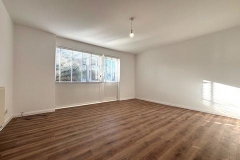 2 bedroom flat to rent, Hatherley Crescent, Sidcup, DA14