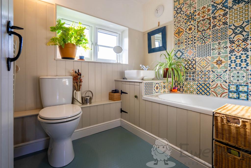 First Floor Bathroom