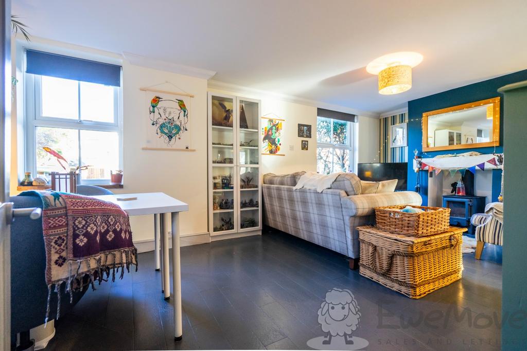 Spacious Lounge-Diner
