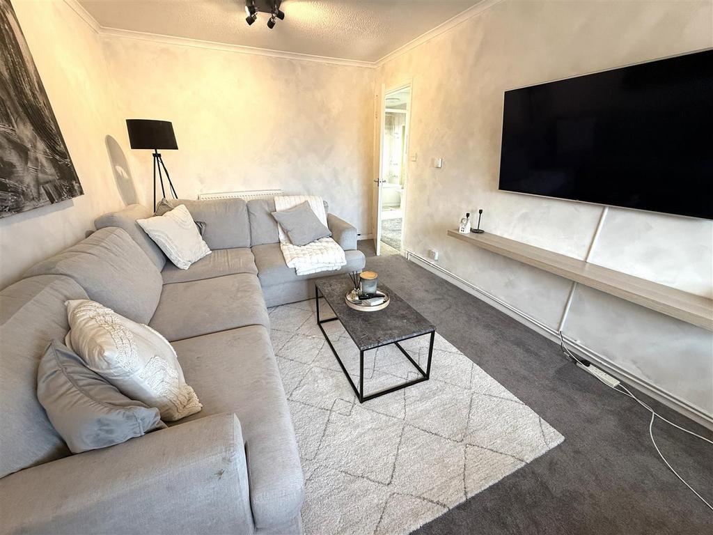 Lounge 3.jpg