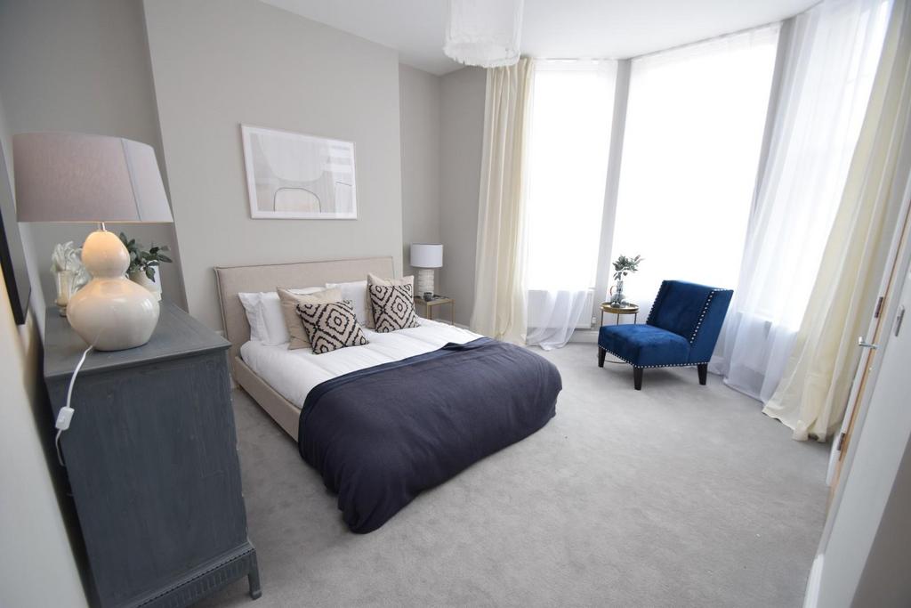 2 Ravelston Grange bed 1.JPG