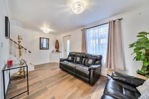 4 bedroom end of terrace house for sale, Edgware HA8