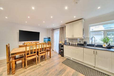 4 bedroom end of terrace house for sale, Edgware HA8