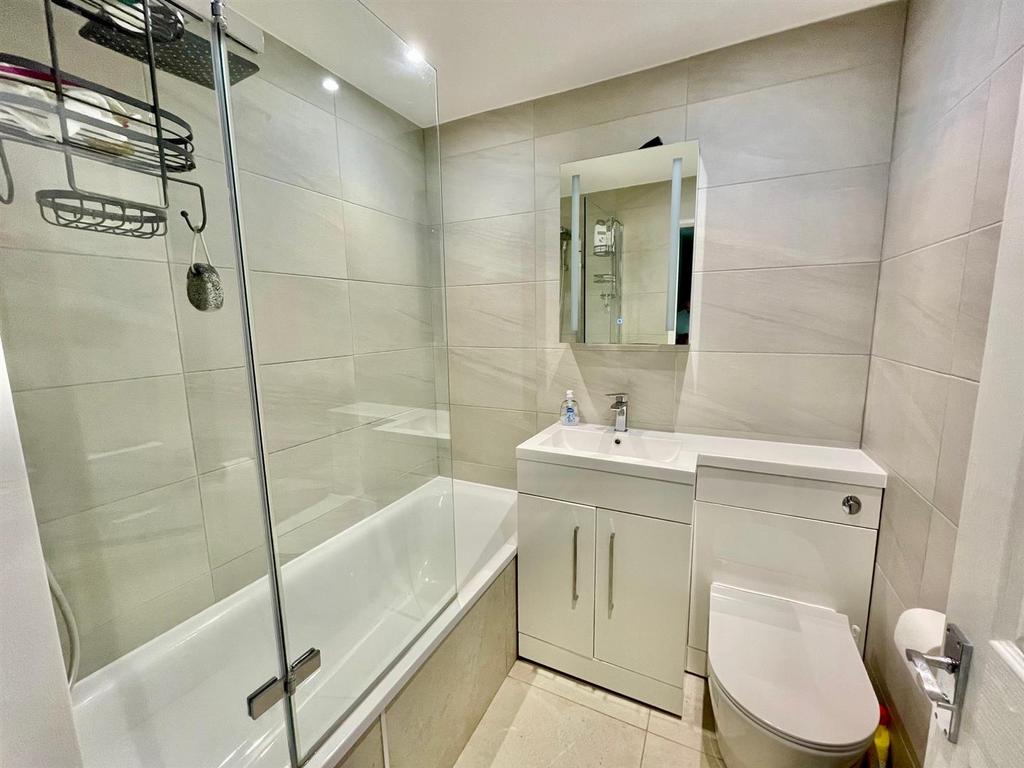 100 Dellsome Bathroom.jpg