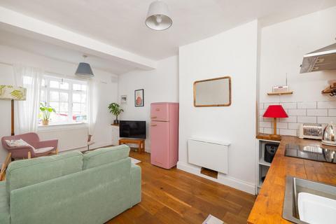 2 bedroom flat for sale, Hill Avenue, Victoria Park
