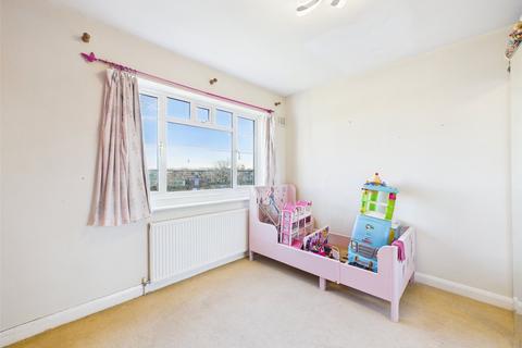 2 bedroom apartment to rent, Deanhill Court, London