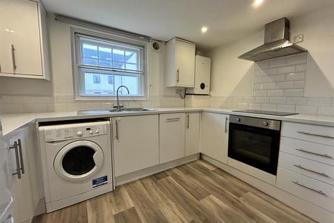 2 bedroom flat for sale, London Road, Chippenham