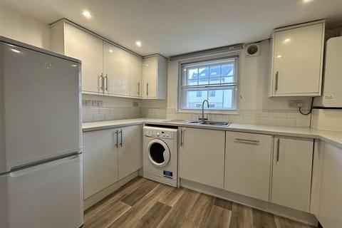 2 bedroom flat for sale, London Road, Chippenham