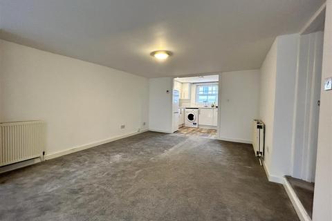 2 bedroom flat for sale, London Road, Chippenham