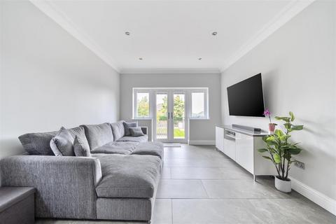 4 bedroom detached house for sale, Holyhead Road, Telford TF1