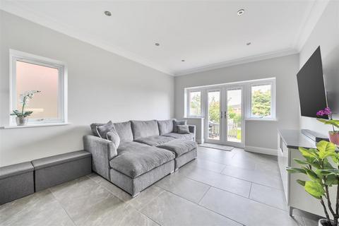 4 bedroom detached house for sale, Holyhead Road, Telford TF1