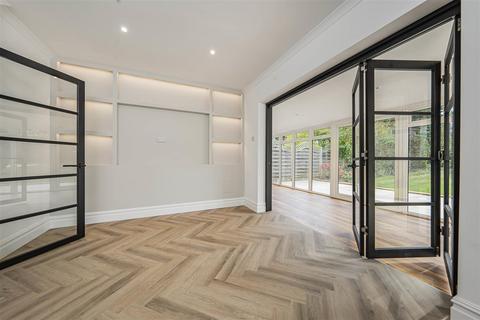 undefined, Dell Rise, Park Street, St. Albans