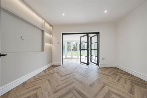 undefined, Dell Rise, Park Street, St. Albans