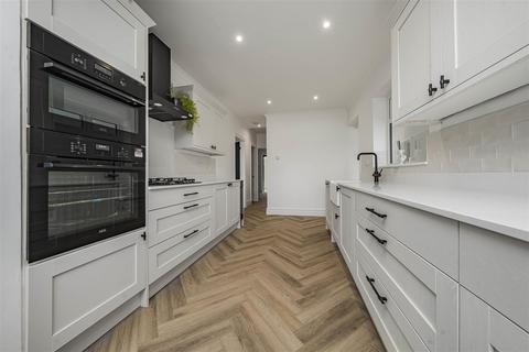 undefined, Dell Rise, Park Street, St. Albans