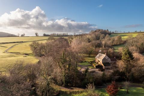 undefined, Little Llanthomas, Penyclawdd, NP25