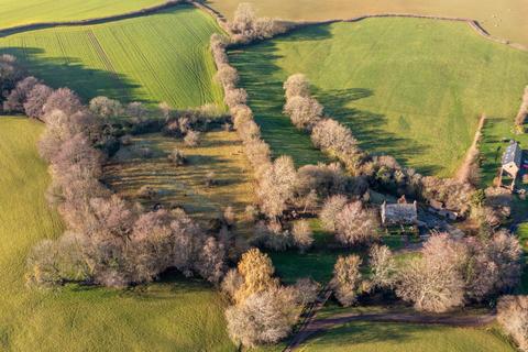 undefined, Little Llanthomas, Penyclawdd, NP25