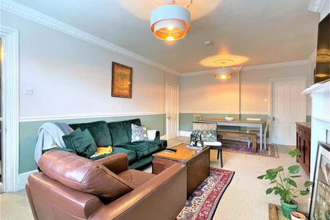 3 bedroom flat to rent, Oaklands Road, Bromley, BR1