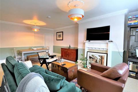 3 bedroom flat to rent, Oaklands Road, Bromley, BR1