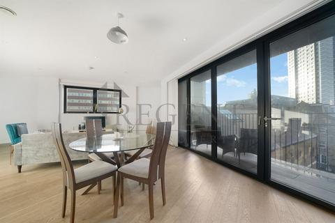 3 bedroom apartment to rent, Dray House, Bellwether Lane, SW18