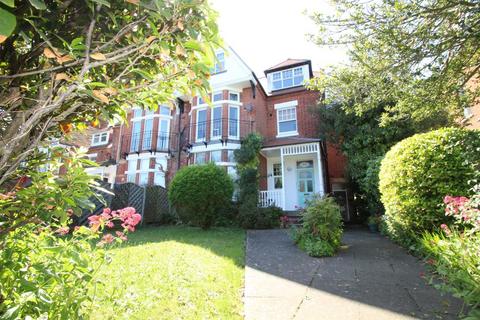 1 bedroom flat to rent, St. Catherines Road, Littlehampton
