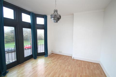 1 bedroom flat to rent, St. Catherines Road, Littlehampton