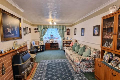 3 bedroom end of terrace house for sale, Pendeen Crescent, Plymouth PL6