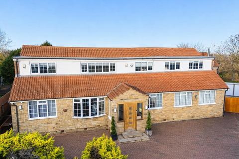 6 bedroom detached house for sale, Emville Avenue, Leeds LS17