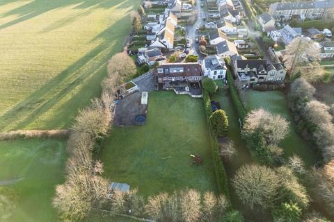 6 bedroom detached house for sale, Emville Avenue, Leeds LS17