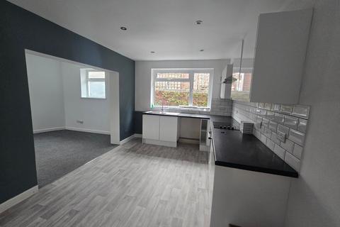 3 bedroom flat to rent, Hyde Road, Paignton TQ4