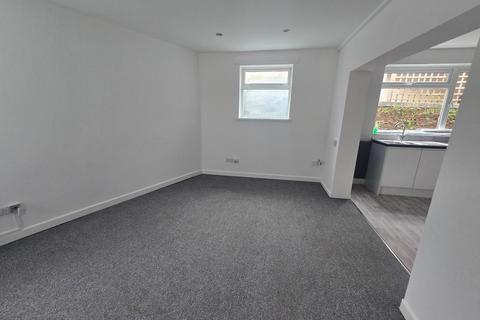 3 bedroom flat to rent, Hyde Road, Paignton TQ4