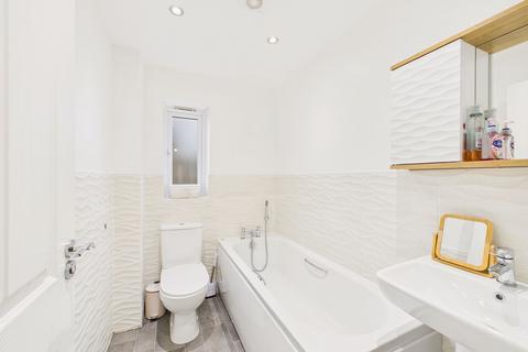 3 bedroom detached house for sale, Elm Road, Blaydon-On-Tyne, NE21