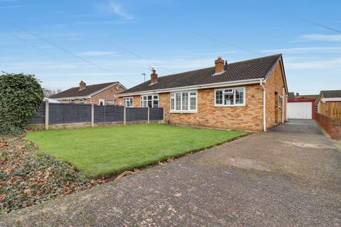 2 bedroom semi-detached bungalow for sale, Pentland Grove, Wakefield, West Yorkshire, WF2