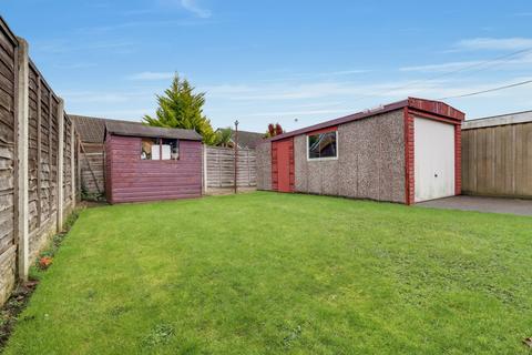 2 bedroom semi-detached bungalow for sale, Pentland Grove, Wakefield, West Yorkshire, WF2