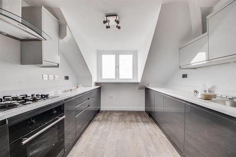 3 bedroom apartment to rent, Promenade, Southport PR9