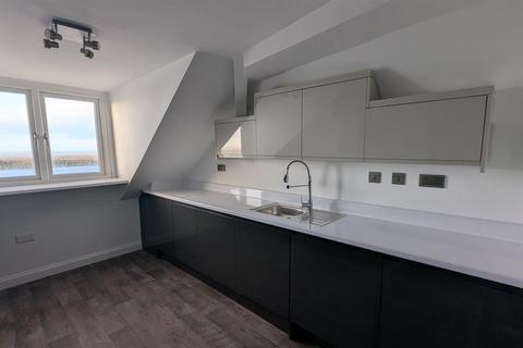 3 bedroom apartment to rent, Promenade, Southport PR9