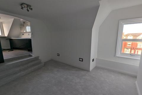 3 bedroom apartment to rent, Promenade, Southport PR9