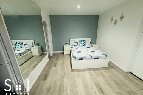 Studio to rent, Brendon Close, Harlington, Hayes, UB3 5NH
