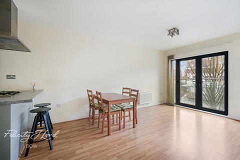 1 bedroom apartment for sale, Park View Court, Devons Road, London, E3